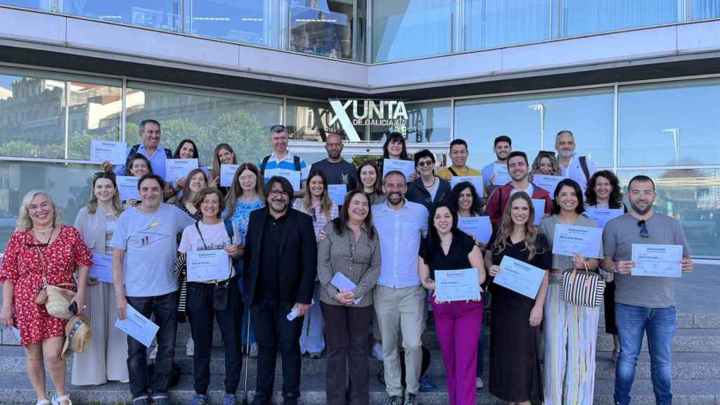 Sumilleres recibidos por la delegada de la Xunta en Vigo, Ana Ortiz.