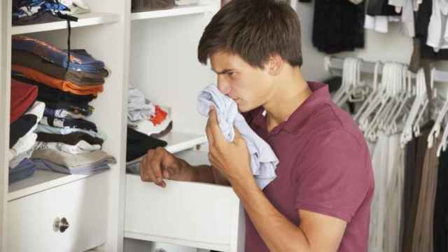 El mal olor de los armarios puede tener múltiples orígenes.
