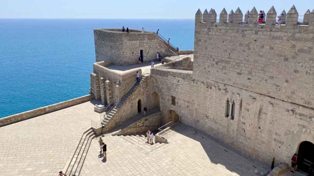 Uno de los patios del Castillo.