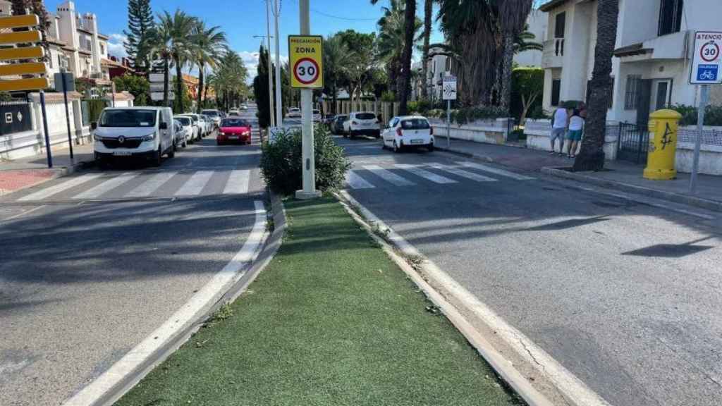 Calle avenida del Cabo, en Orihuela Costa.