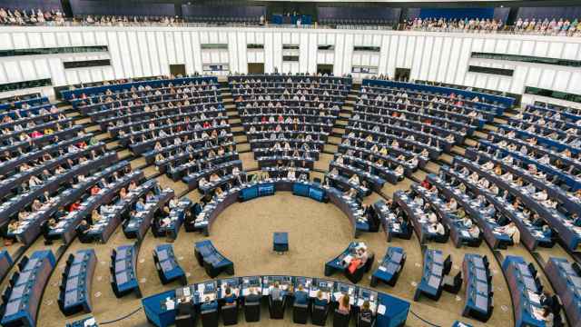 España presenta 33 candidaturas a las elecciones del Parlamento Europeo este 9-J.