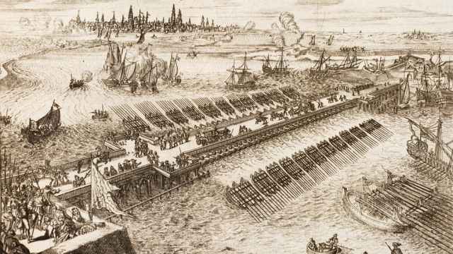 Grabado del siglo XVIII que muestra el puente Farnesio sobre el río Escalda.