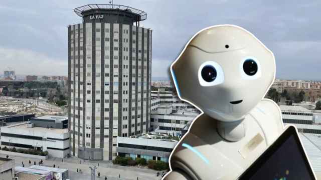 Fotomontaje del hospital La Paz de Madrid y un robot con IA.