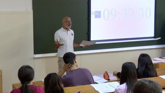 Arranque de la Avaliación para o Acceso á Universidade (ABAU) 2024 en Galicia, en la Facultad de Ciencias de la Comunicación de Santiago de Compostela