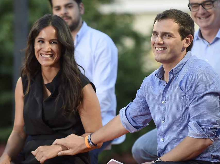 Begoña Villacís junto a su amigo, Albert Rivera, en una instantánea tomada en 2016, en Madrid.