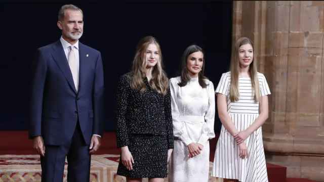 Los reyes de España, Felipe VI y Letizia, junto a sus hijas, Leonor y Sofía, en los Premios Princesa de Asturias, el pasado mes de octubre.