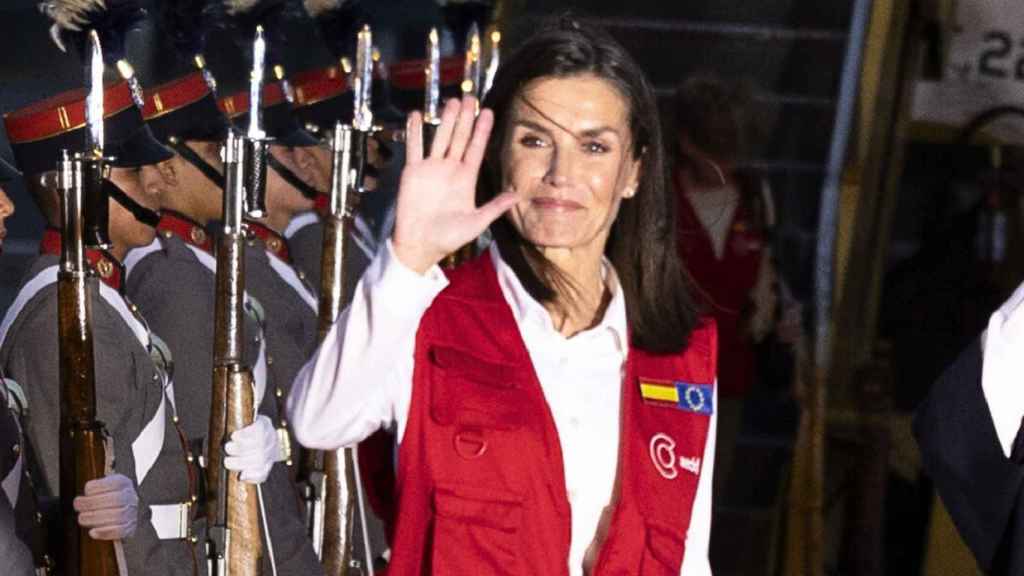 La Reina, a su llegada al aeropuerto.