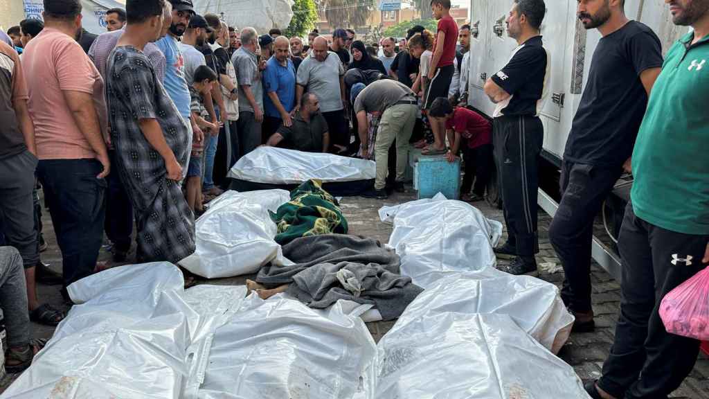 Funeral de palestinos muertos en los ataques de Israel en Deir Al-Balah, en el centro de la Franja de Gaza.