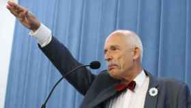 Janusz Korwin-Mikke, líder del partido polaco que pretende legalizar la violencia machista.