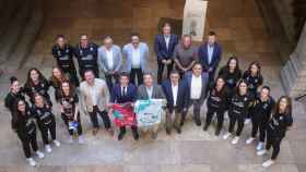 Carlos Mazón ha recibido al Atticgo BM Elche, campeón de la EHF European Cup
