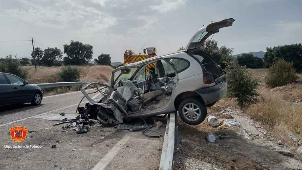 Estado de uno de los coches accidentados en Escalona.