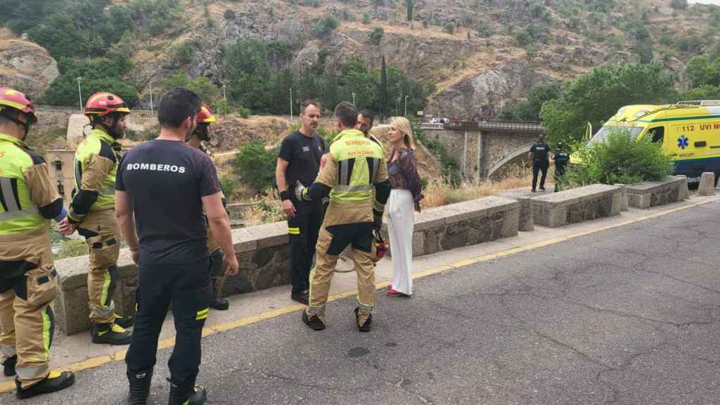 Inés Cañizares en las inmediaciones del Puente de Alcántara.