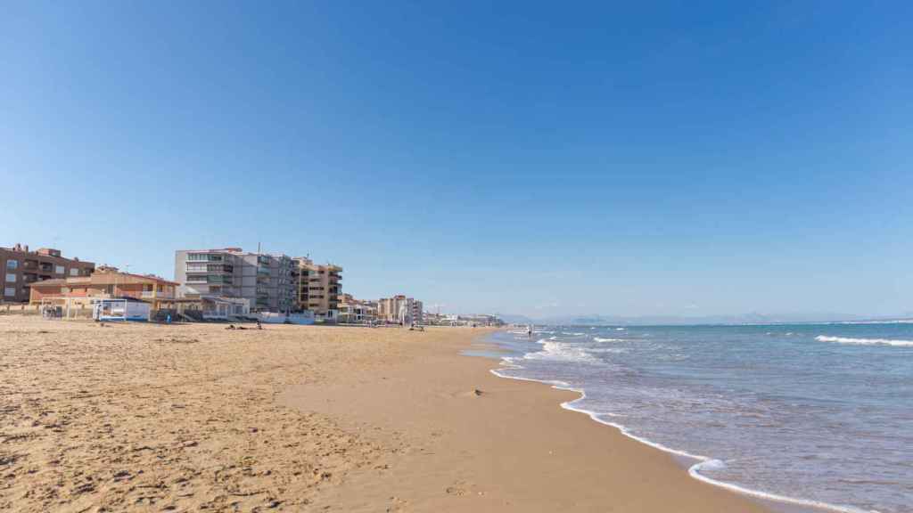 Playa urbana La Roqueta, Guardamar.