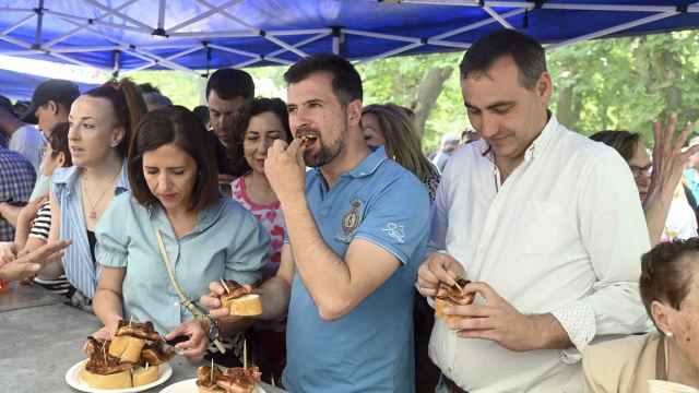 El secretario general del PSOE en Castilla y León, Luis Tudanca, cierra campaña en Burgos en la tradicional fiesta de los Curpillos