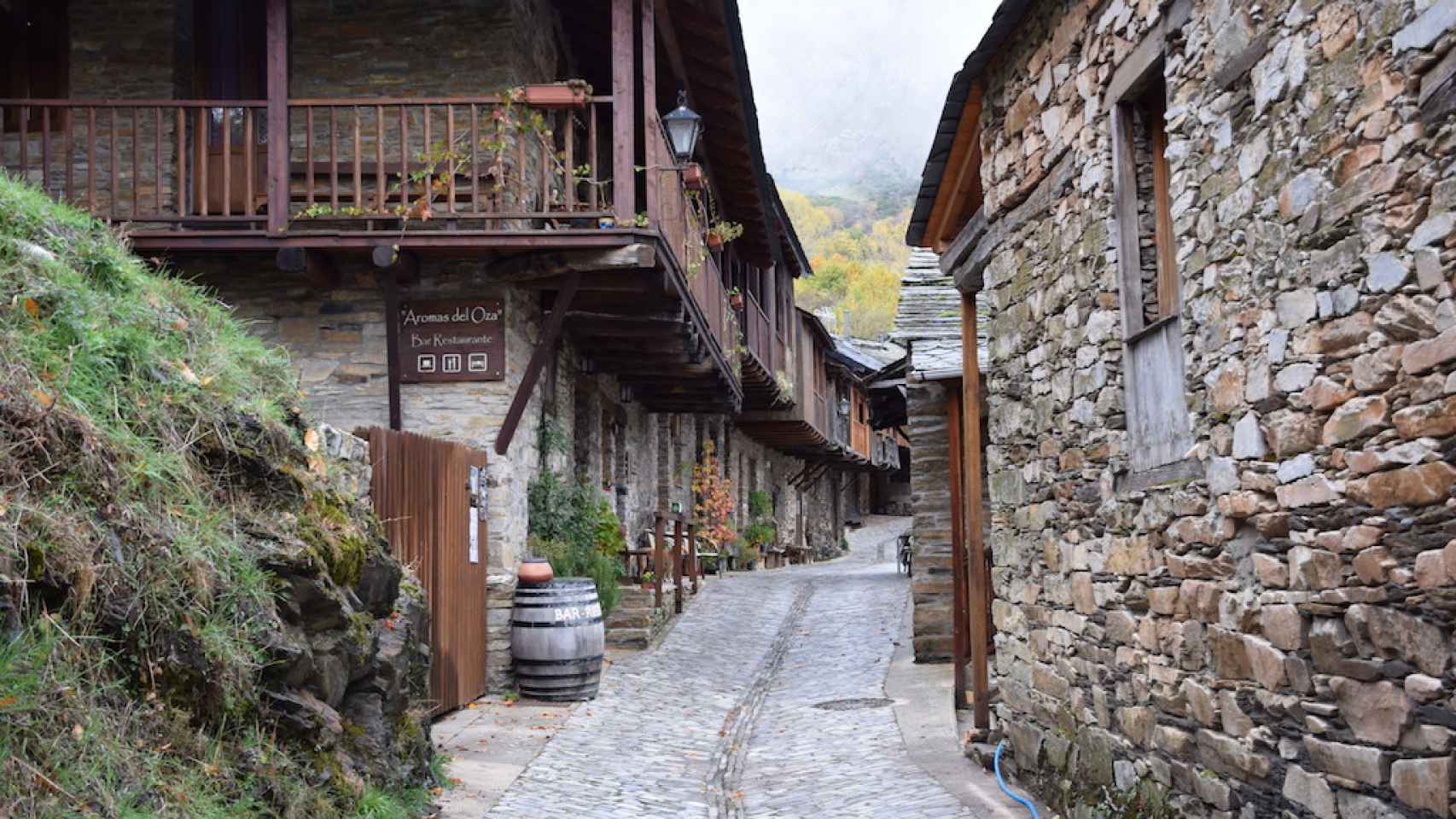 Las calles empedradas de Peñalba de Santiago