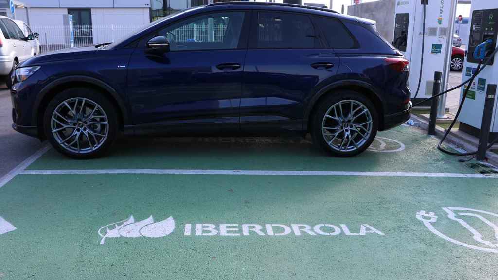 Punto de recarga de Iberdrola en Madrid a 50 kW de potencia.