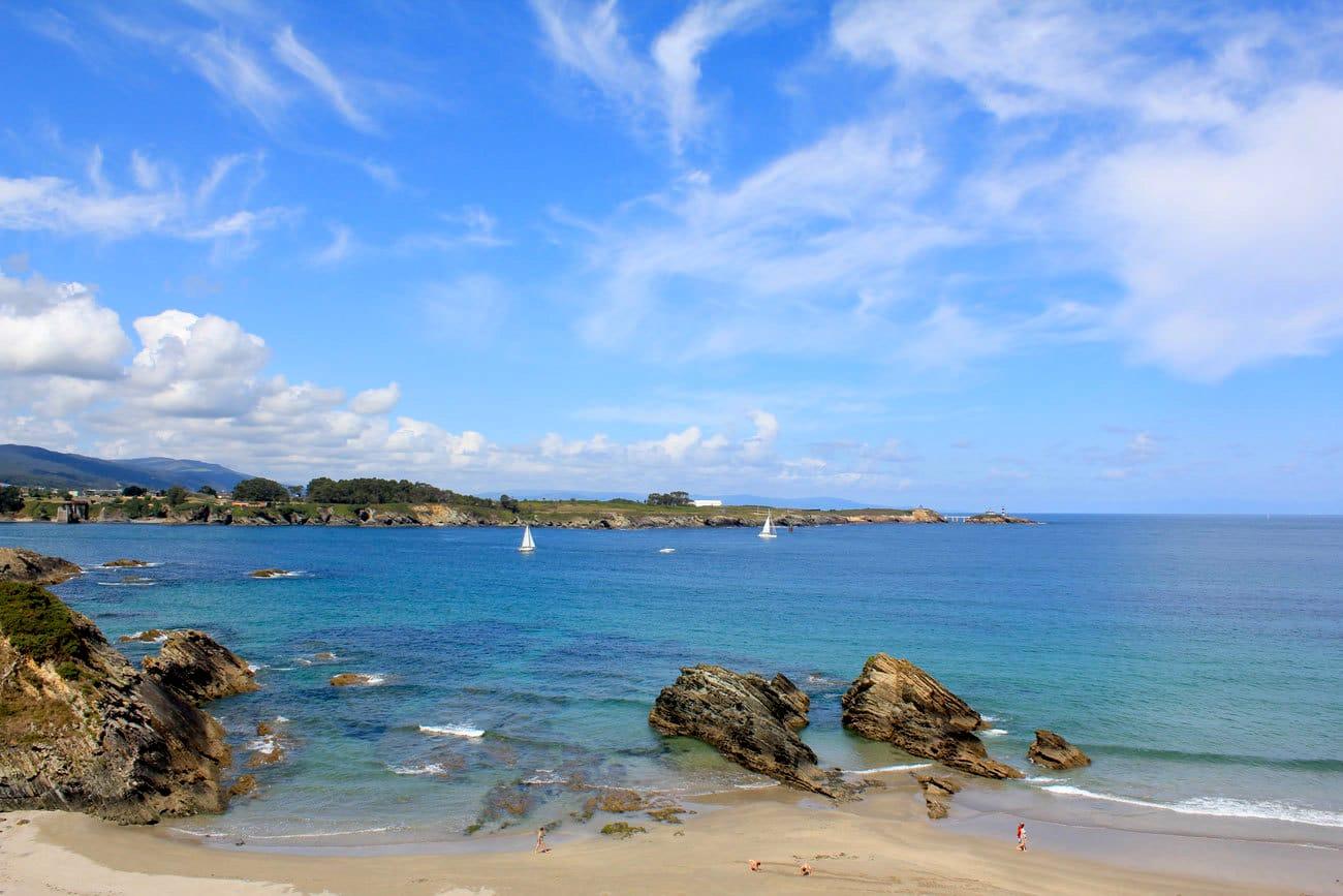 Playa de Arnao en Castropol. Foto: Concejo de Castropol