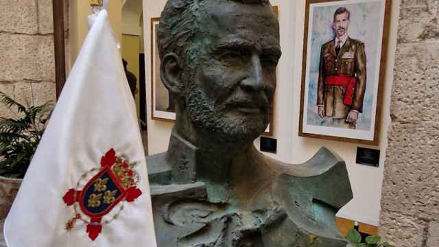Llega a Toledo la exposición que enseña cómo ven los artistas españoles al rey Felipe VI