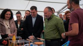 El alcalde de Culleredo, José Ramón Rioboo, visita el evento ‘Cullerciencia’