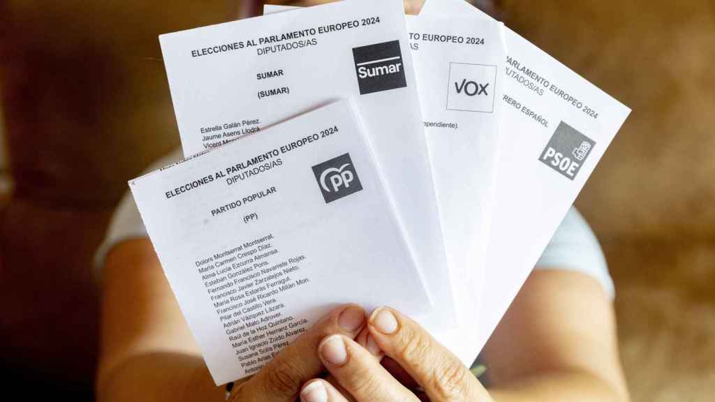 Las papeletas de PP, PSOE, Vox y Sumar para el 9J.