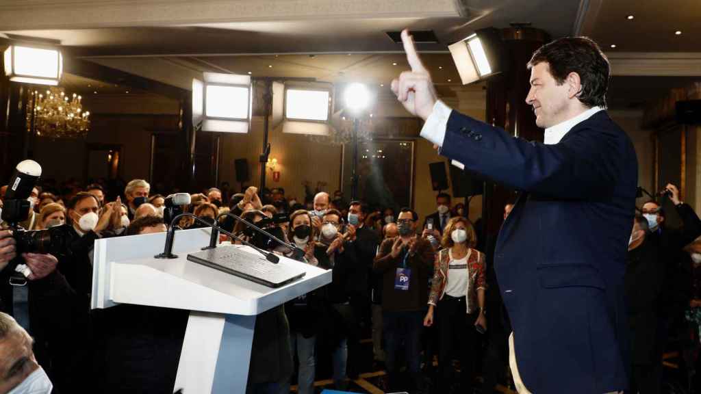 Alfonso Fernández Mañueco celebra su victoria en las elecciones de Castilla y León en 2022