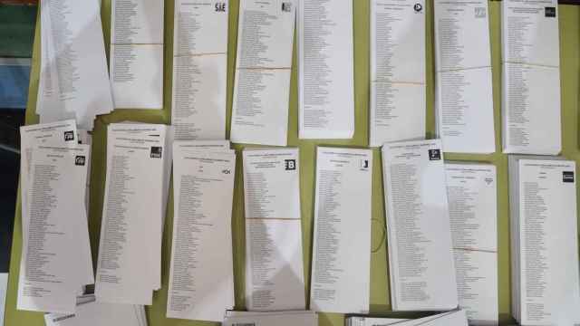 Papeletas en un colegio electoral de Castilla y León en estas elecciones europeas