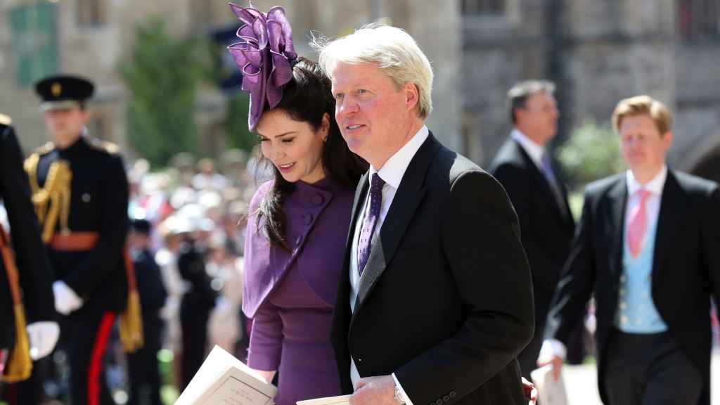 Charles Spencer y Karen Gordon en la boda de Harry y Meghan en 2018.