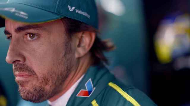 Fernando Alonso, en el box de Aston Martin durante el GP de Canadá