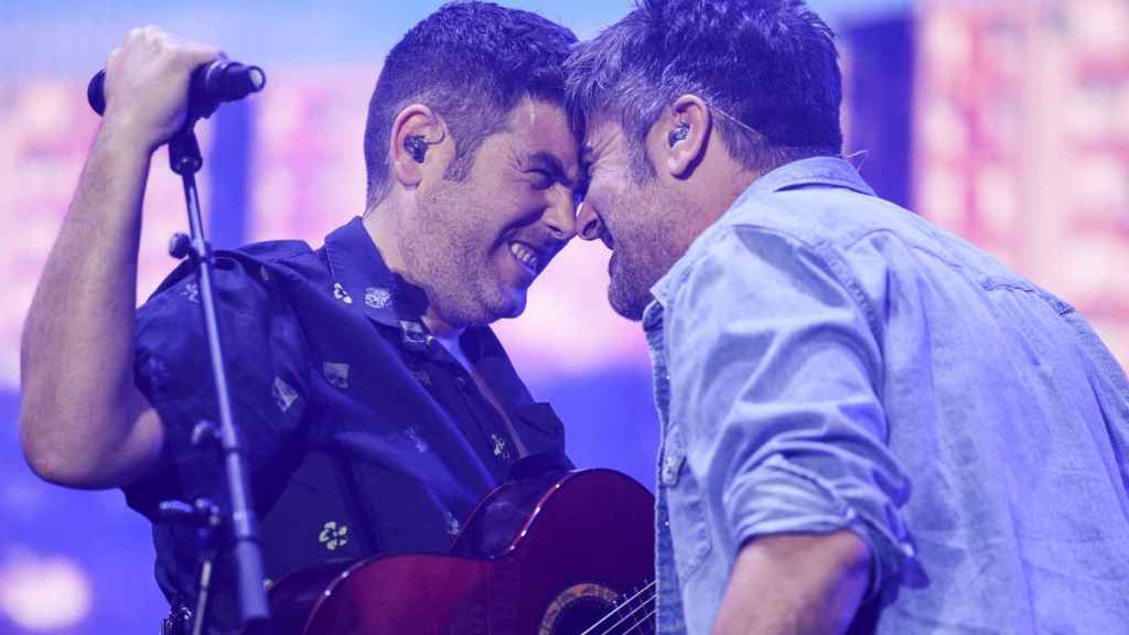 Los hermanos Muñoz, en el concierto del Estadio de la Cartuja.