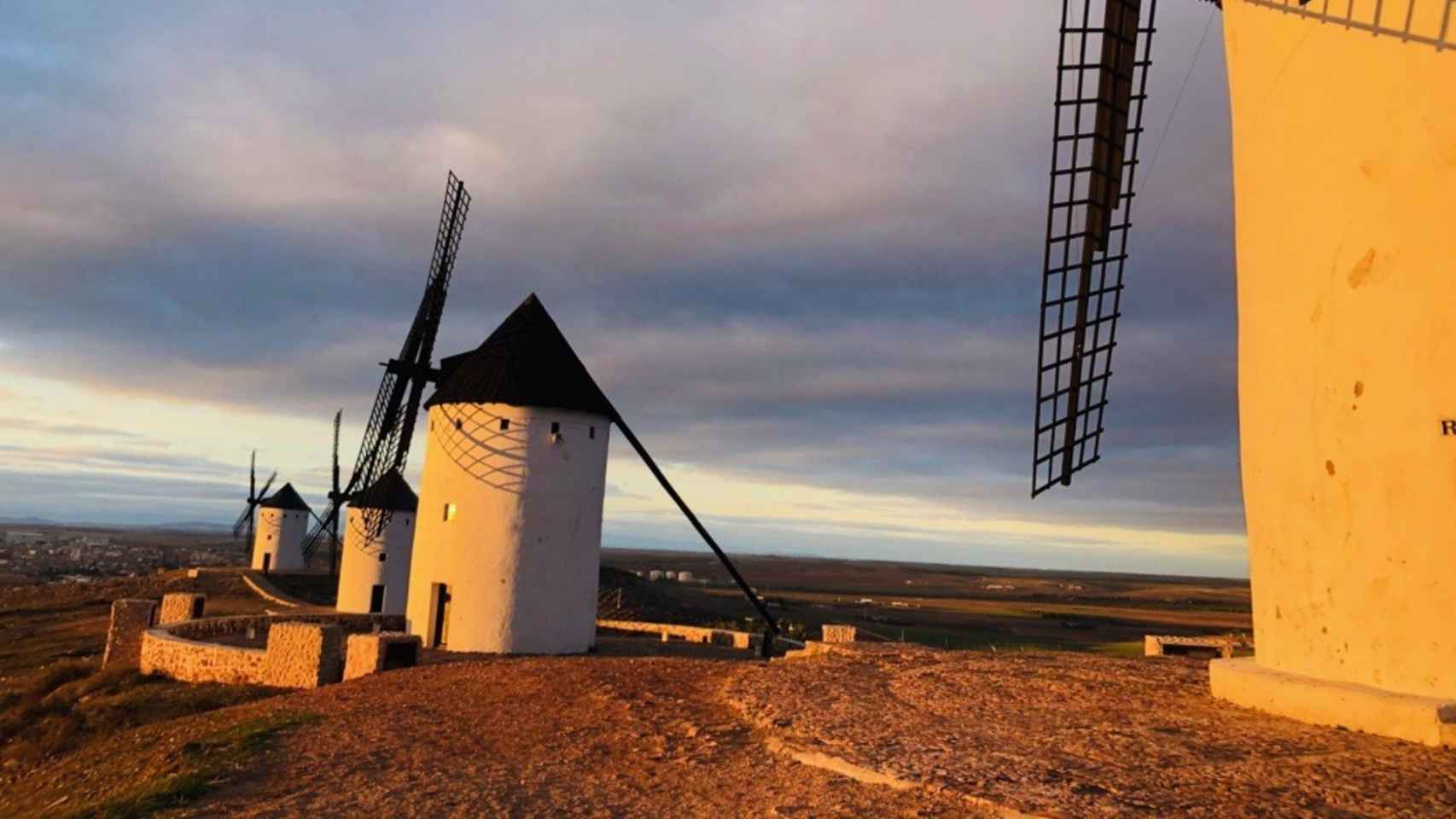 Molinos de Alcázar de San Juan. Foto: Ayuntamiento.