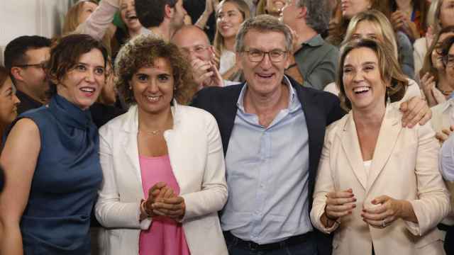 Feijóo celebra en Génova con Dolors Monserrat, Isabel Díaz Ayuso y Cuca Gamarra los resultados del 9-J.