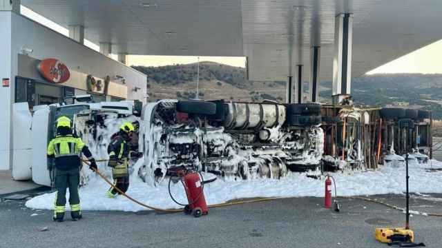 Una imagen del brutal accidente que ha tenido lugar en Antequera.