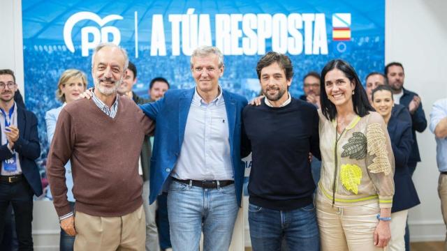 Rueda y Prado con los dos eurodiputados populares vinculados con Galicia