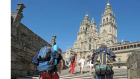 Peregrinos llegando a la Praza do Obradoiro, en Santiago.