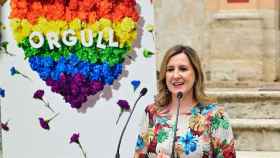 María José Catalá presenta la campaña por el Orgullo Gay este lunes en Valencia. EE