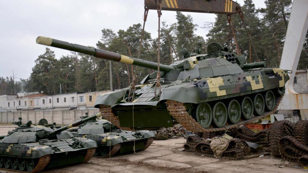 Tanques T-72 AMT como los convertidos de Rusia