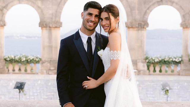 Marco Asensio y Sandra Garal el día de su boda.