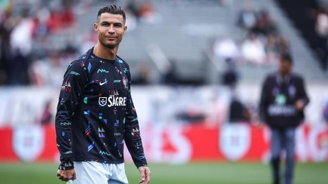 Cristiano Ronaldo durante el calentamiento del último partido de Portugal antes de al Eurocopa.