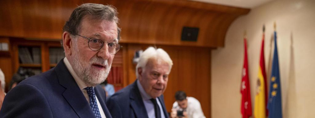 Los expresidentes del gobierno Mariano Rajoy y Felipe González.
