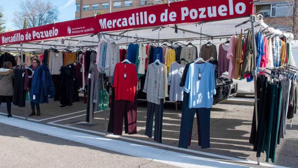 Imagen de archivo del Mercadillo urbano celebrado en la Avenida de Europa en Pozuelo de Alarcón el pasado 18 de noviembre.