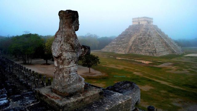El templo de Kukulcán o pirámide de El Castillo, una de las estructuras más famosas de Chichén Itzá.
