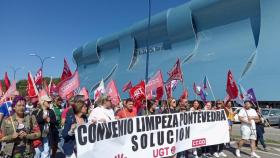 Manifestación del sector de limpieza de edificios de las provincias de Pontevedra y A Coruña.