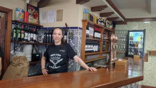 Nuria, la joven emprendedora que ha evitado la desaparición del bar de pinchos más famoso de Zamora