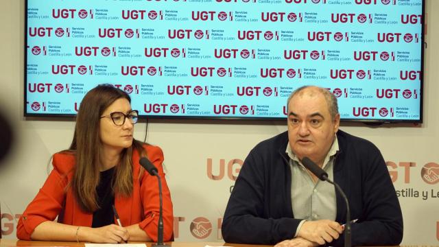 El secretario general de UGT Servicios Públicos de Castilla y León, Tomás Pérez; la secretaria de Sanidad UGT SP CyL, Rosa López, presentan en rueda de prensa su propuesta para los puestos sanitarios de difícil cobertura.