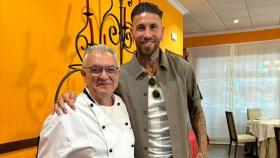 Julio García junto a Sergio Ramos.