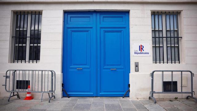 La sede de Los Republicanos, en París, cerrada este miércoles por orden de su presidente, Eric Ciotti.