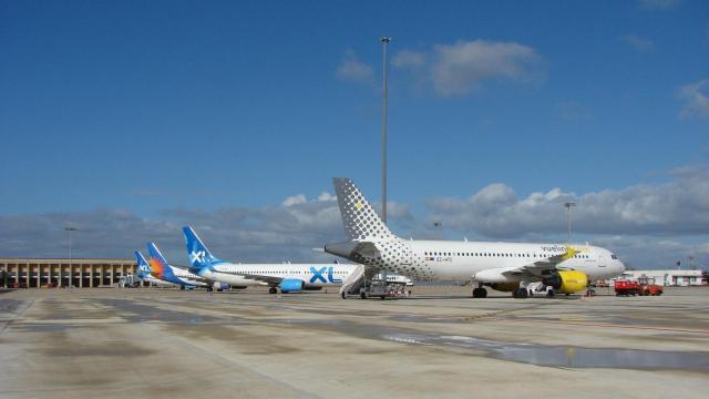 Aviones en el aeropuerto de Sevilla.