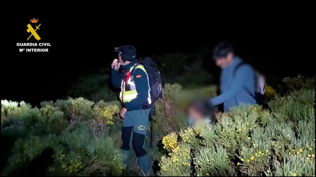 Rescate de dos senderistas por la Guardia Civil en Candelario