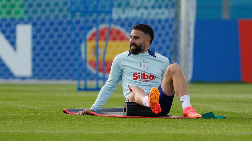 Dani Carvajal, entrenando con la Selección