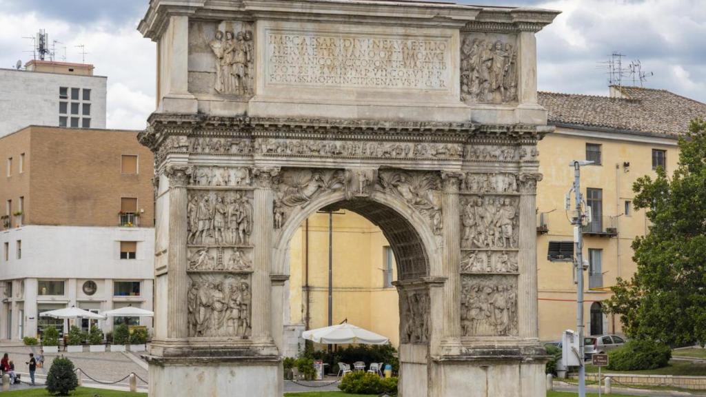 Arco de triunfo de Trajano de Benevento.